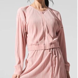 Alo Cropped Micro Plisse Jacket